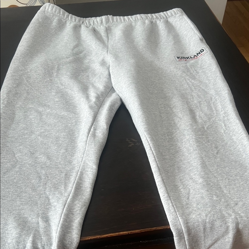 Kirkland Signature men’s Light Gray Joggers sweats